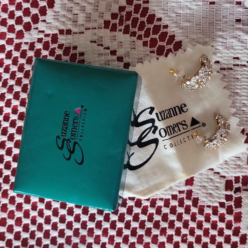 Suzanne Somers Gold Crystal Pierced Earrings - Picture 4 of 4